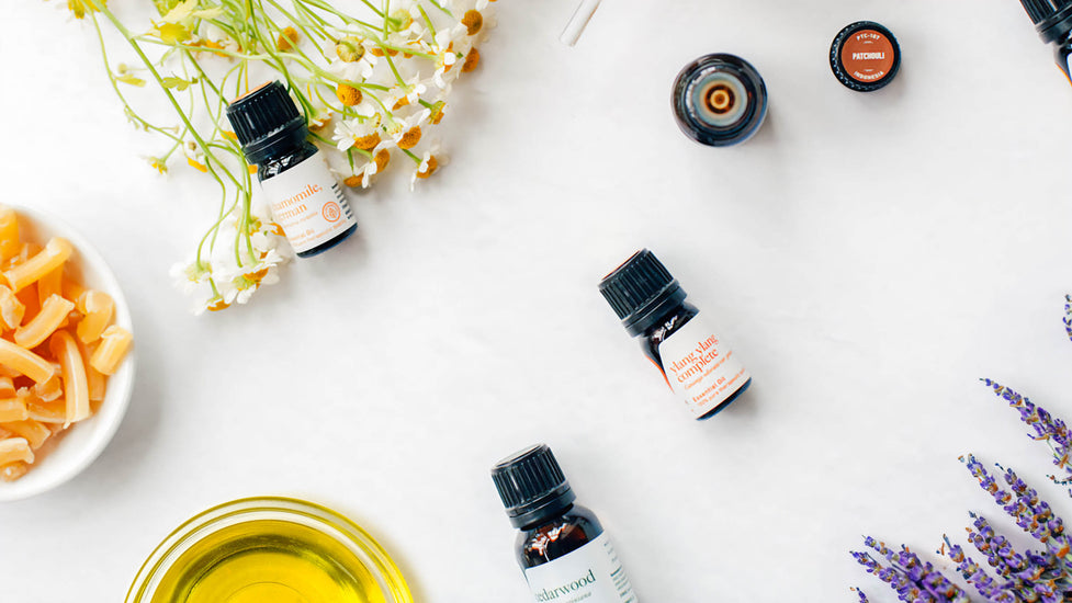 6 Essential Oils to Revitalize Your Winter Skin