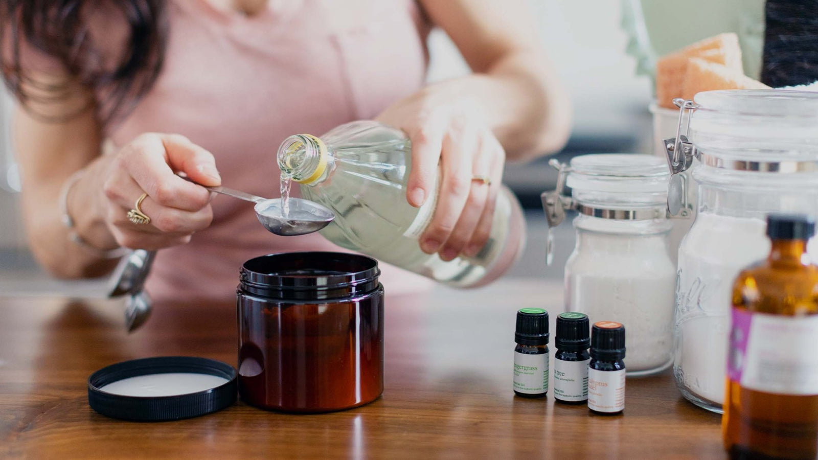 Natural cleaning with essential oils: 5 reasons to make the switch! - Aromatics International