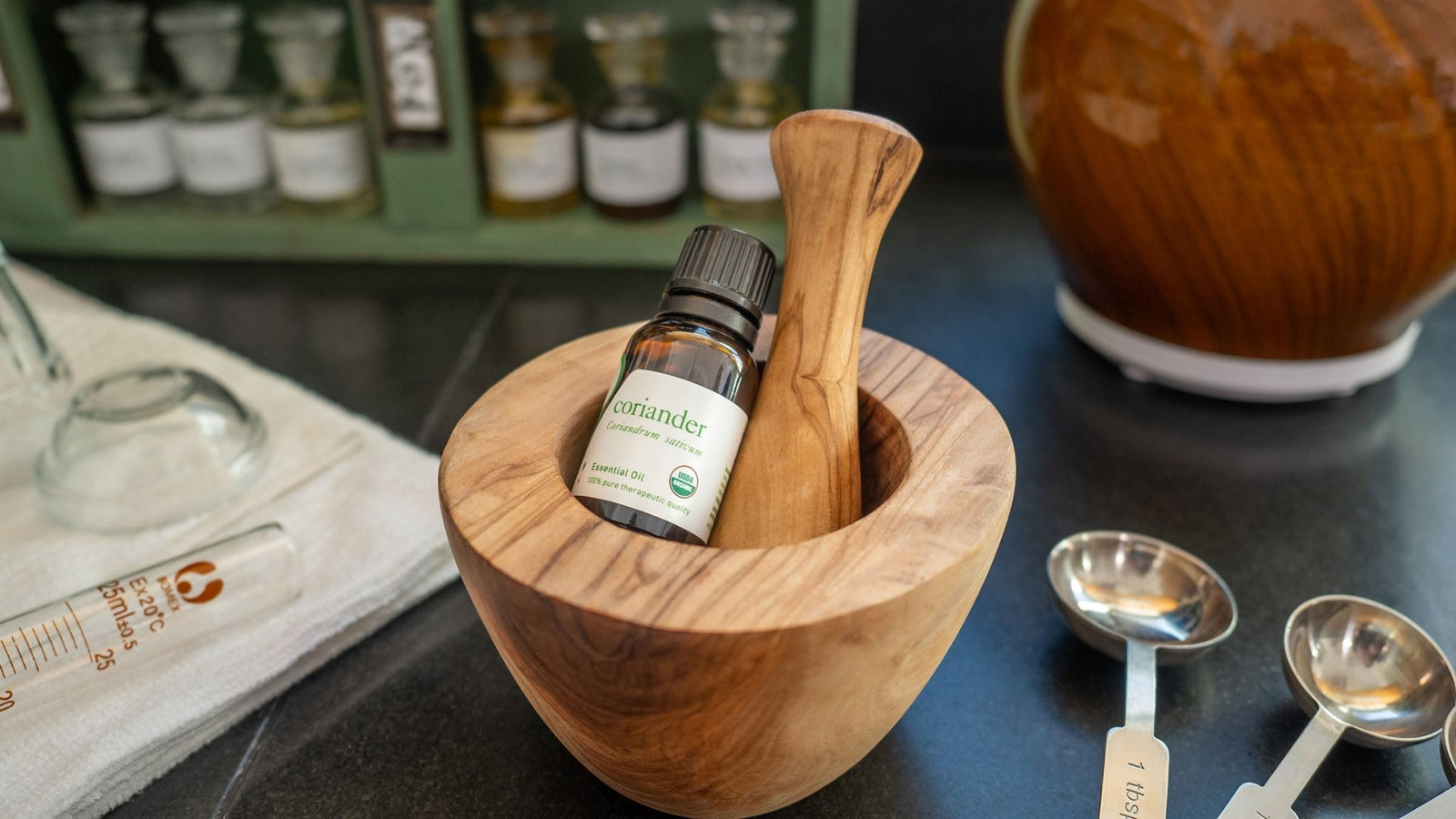 Relax & Unwind: The Benefits of Coriander Oil for Reducing Stress & Anxiety - Aromatics International