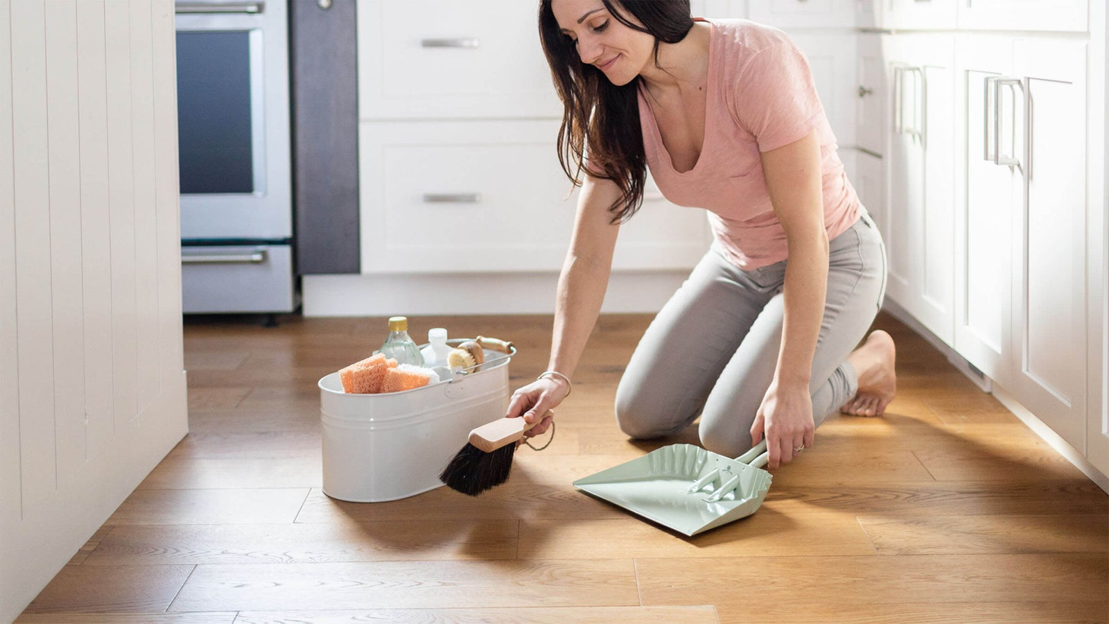 Supplies and ingredients for natural cleaning - Aromatics International